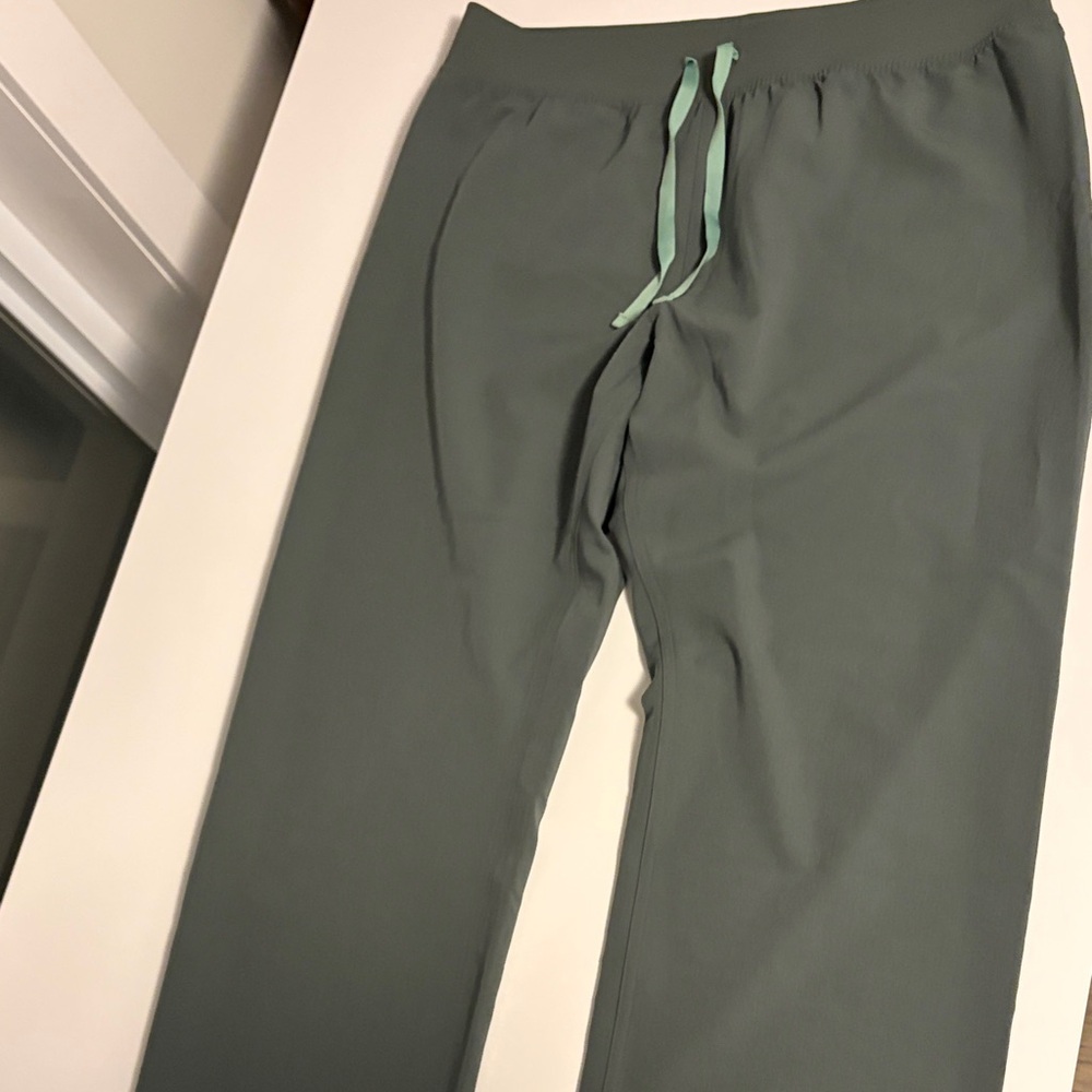 FIGS Scrub Pants